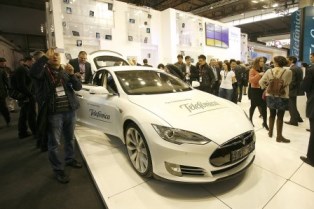 Drivers want better car safety, smarter navigation and lower cost insurance, says new Telefónica report