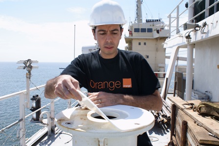 Integrate ships into your corporate network with Maritime Connect from Orange Business Services