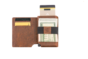 New smart wallet offers security and trackability with ultra-slim design