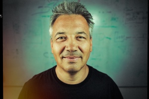The operational brain: A new paradigm for intelligent data management in the industrial IoT