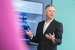 GSMA-compliant AnyNet+ eUICC SIM enables dynamic switching between network providers