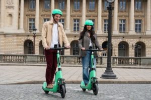 Bolt and Swobbee partner up for sustainable scooter charging