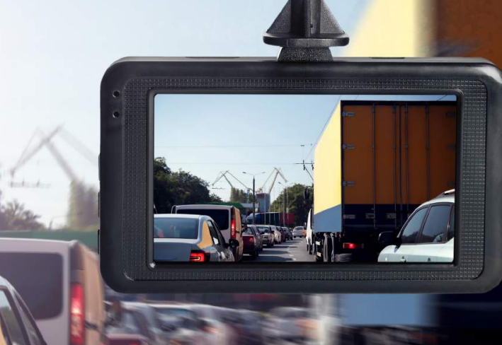 Dashcam connectivity keeps fleets safe and enables improved driving