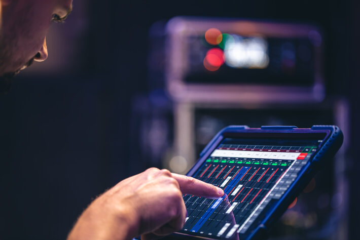 Enhancing compliance with Worldsensing’s vibration meter