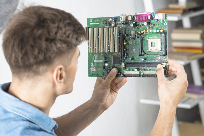 Particle launches Tachyon: Qualcomm Snapdragon-powered SBC for AI and IoT