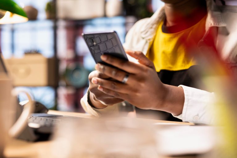 Skylo partners with Syniverse to implement SMS over satellite for Verizon